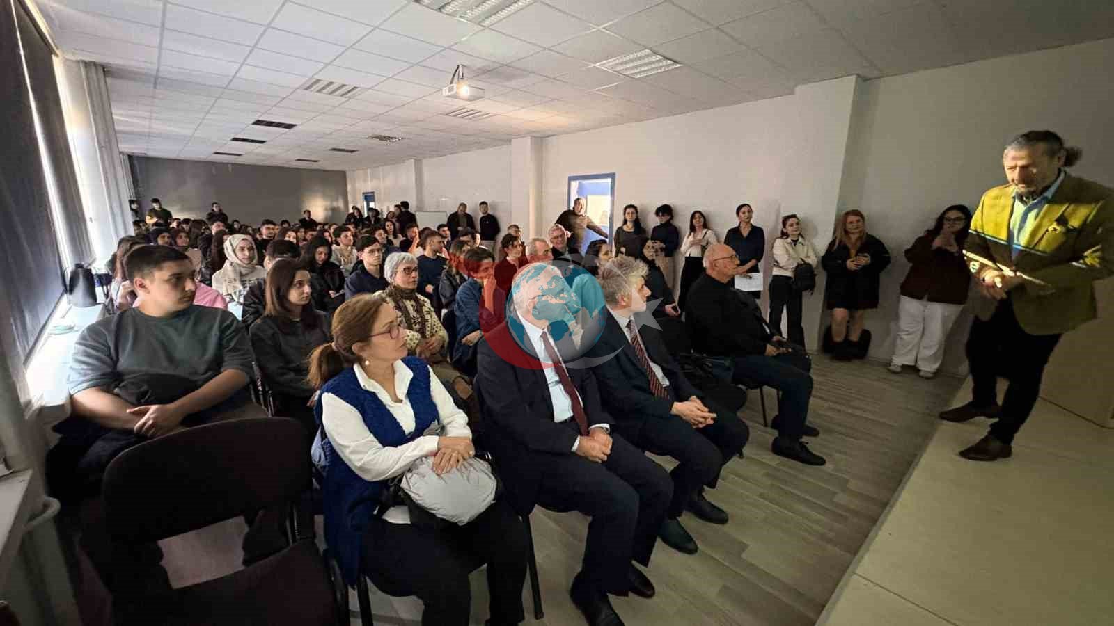 Fotoğrafın doğa, kent ve mimarlıkla kurduğu bağ ele alındı