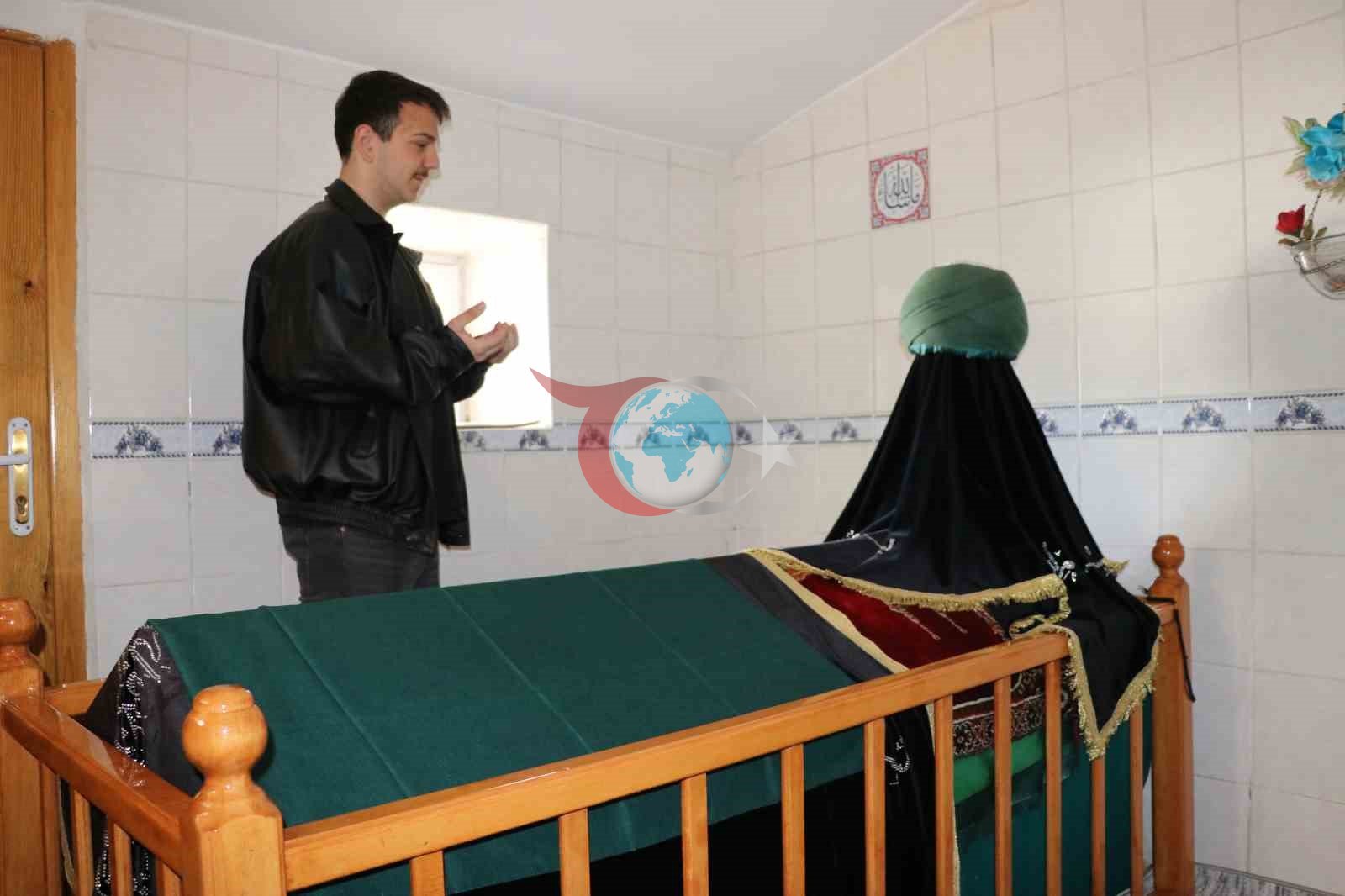 Hastane bahçesinde türbe, rivayetleriyle dikkat çekiyor