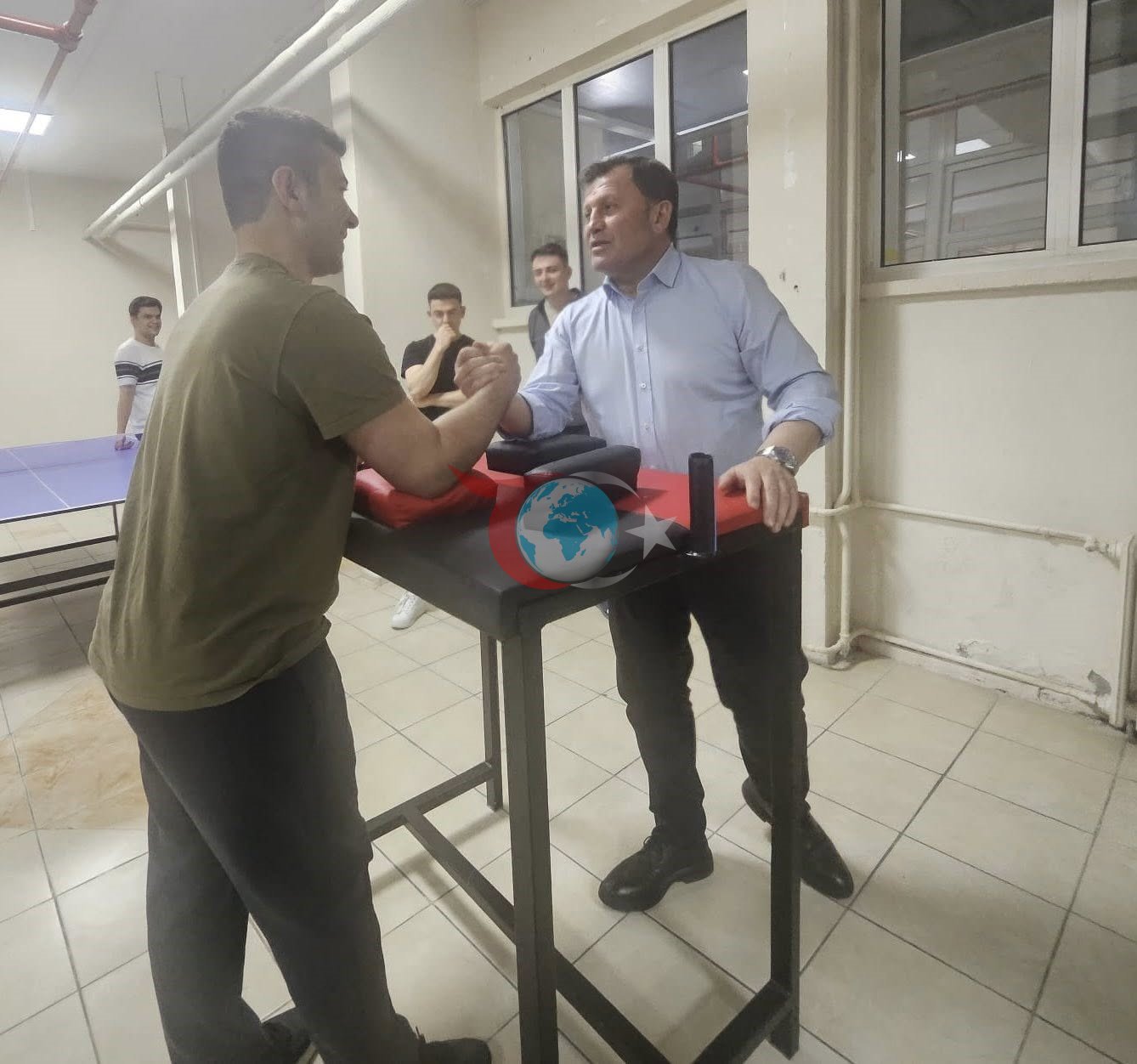 Kabakcı, Öğrencilerle Bilek Güreşine Katıldı