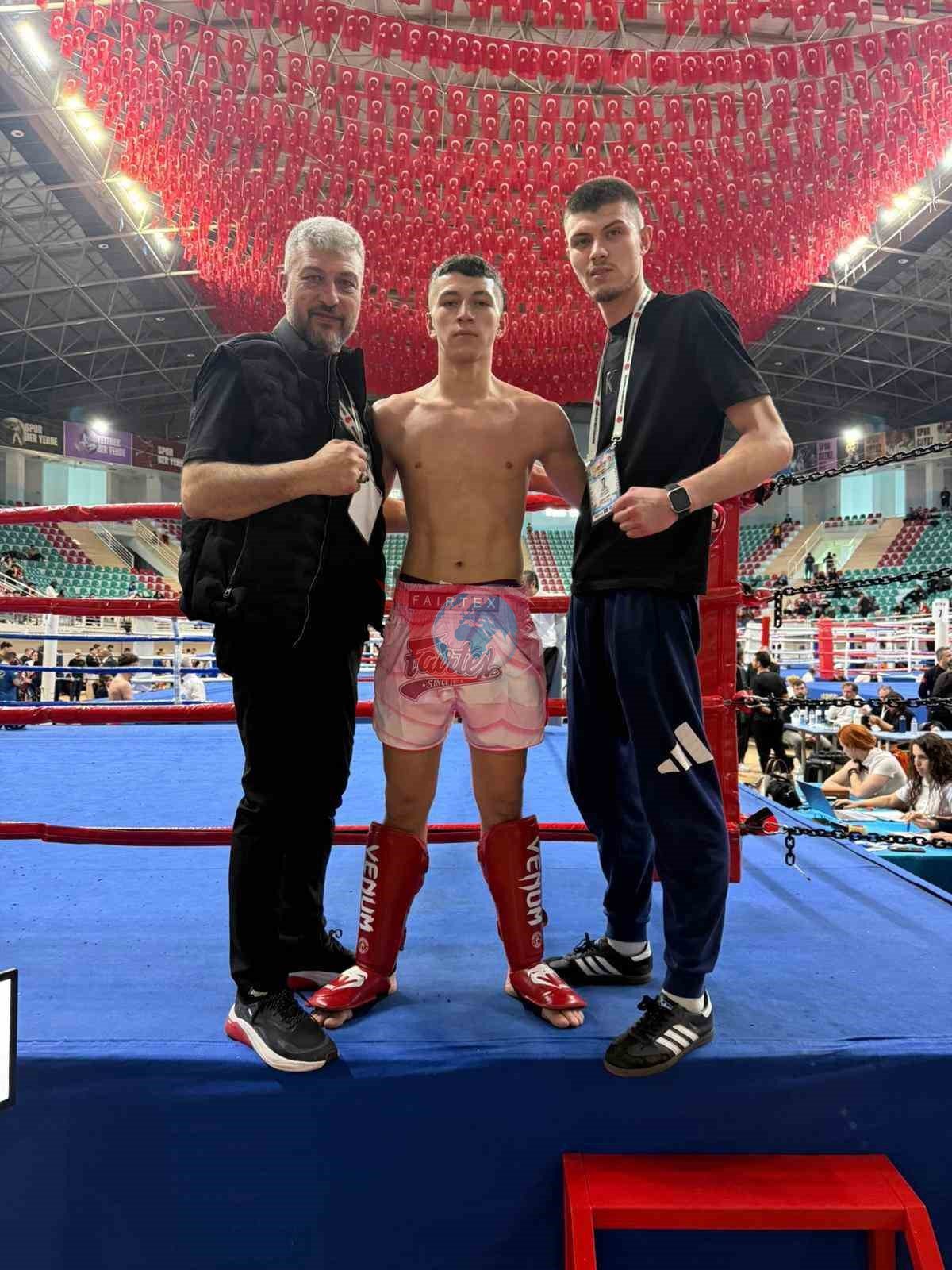 Afyonkarahisarlı Sporcular Kickboks Türkiye Şampiyonası'nda Dikkat Çekti