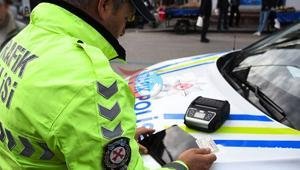 Trafikte kavga eden 2 sürücüye 360 bin lira ceza Trafikte kavga eden 2 sürücüye 360 bin lira ceza