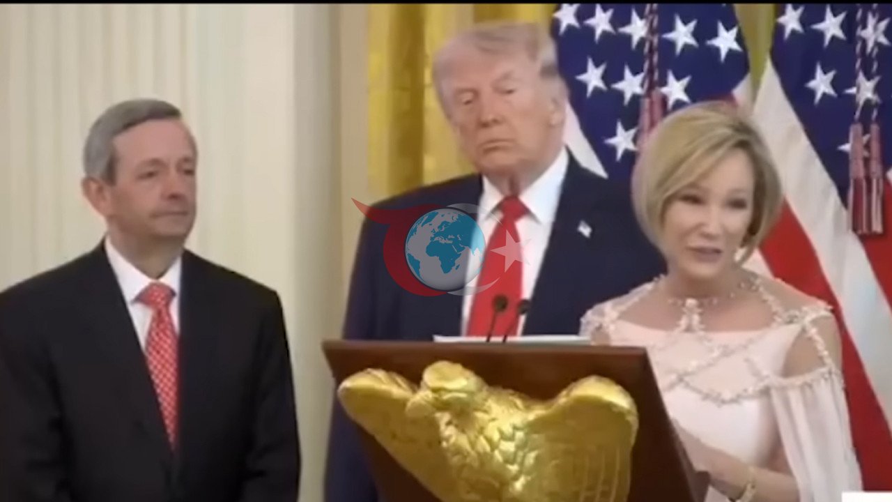 Trump'ın Din Danışmanı Paula White, Trump'ı İsa'ya Benzetti
