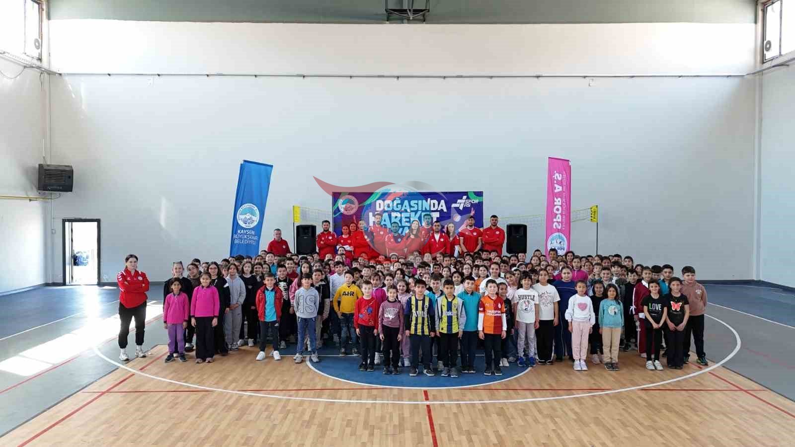 Büyükşehir Spor A.Ş.&rsquo;den Develi&rsquo;de 550 öğrenciye spor dolu buluşma