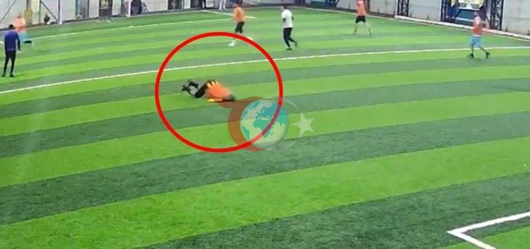 Halı sahada kahreden ölüm Bir anda duraksadı, başını tuttu, yere yığıldı