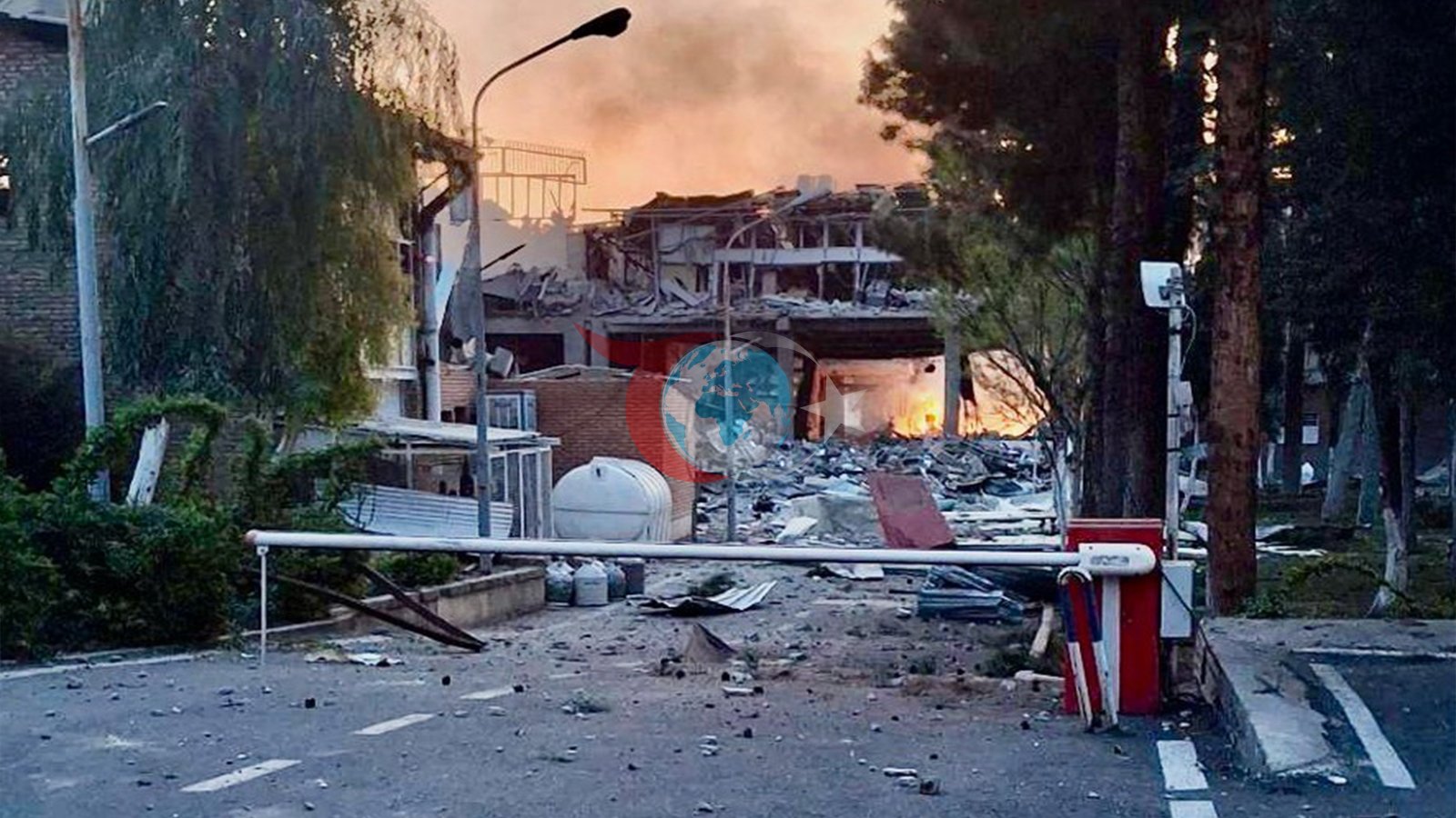 İran'daki 100 Yıllık Araştırma Merkezi Saldırıya Uğradı