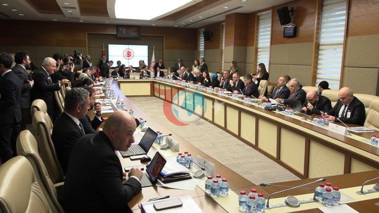 Doğum izni ve sosyal medya düzenlemesi teklifi komisyonda
