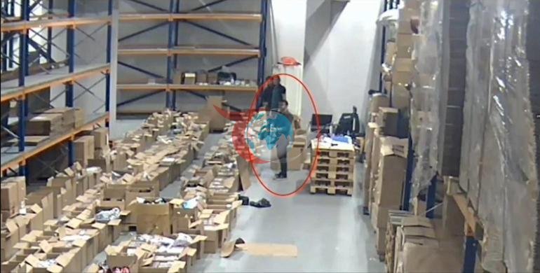 Gümrükte kaçak düzeni ortaya çıktı Ürünleri piyasaya süren 4 personel kameralara takıldı