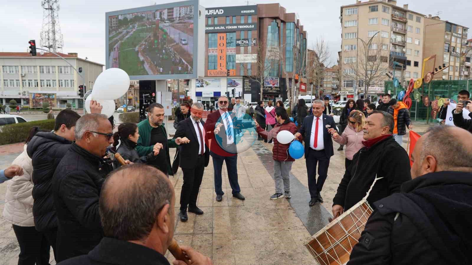 Otizm için Cacabey Meydanı&rsquo;nda buluşma