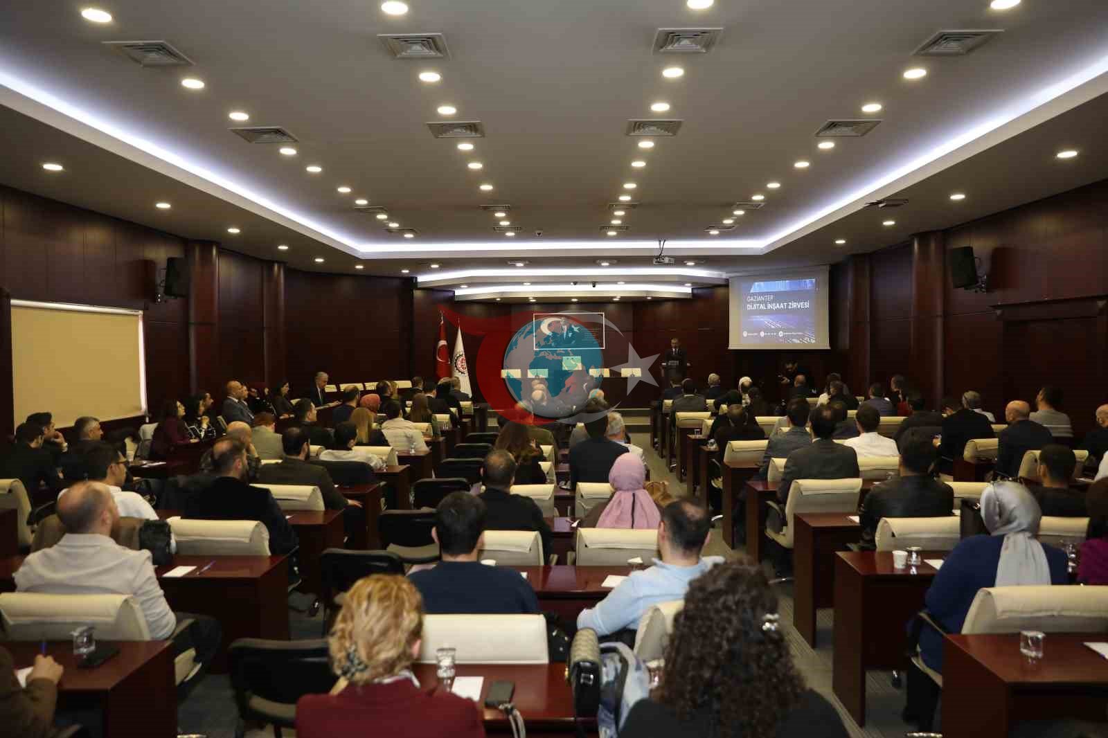 Gaziantep Dijital İnşaat Zirvesi&rsquo;nde sektörün geleceği konuşuldu