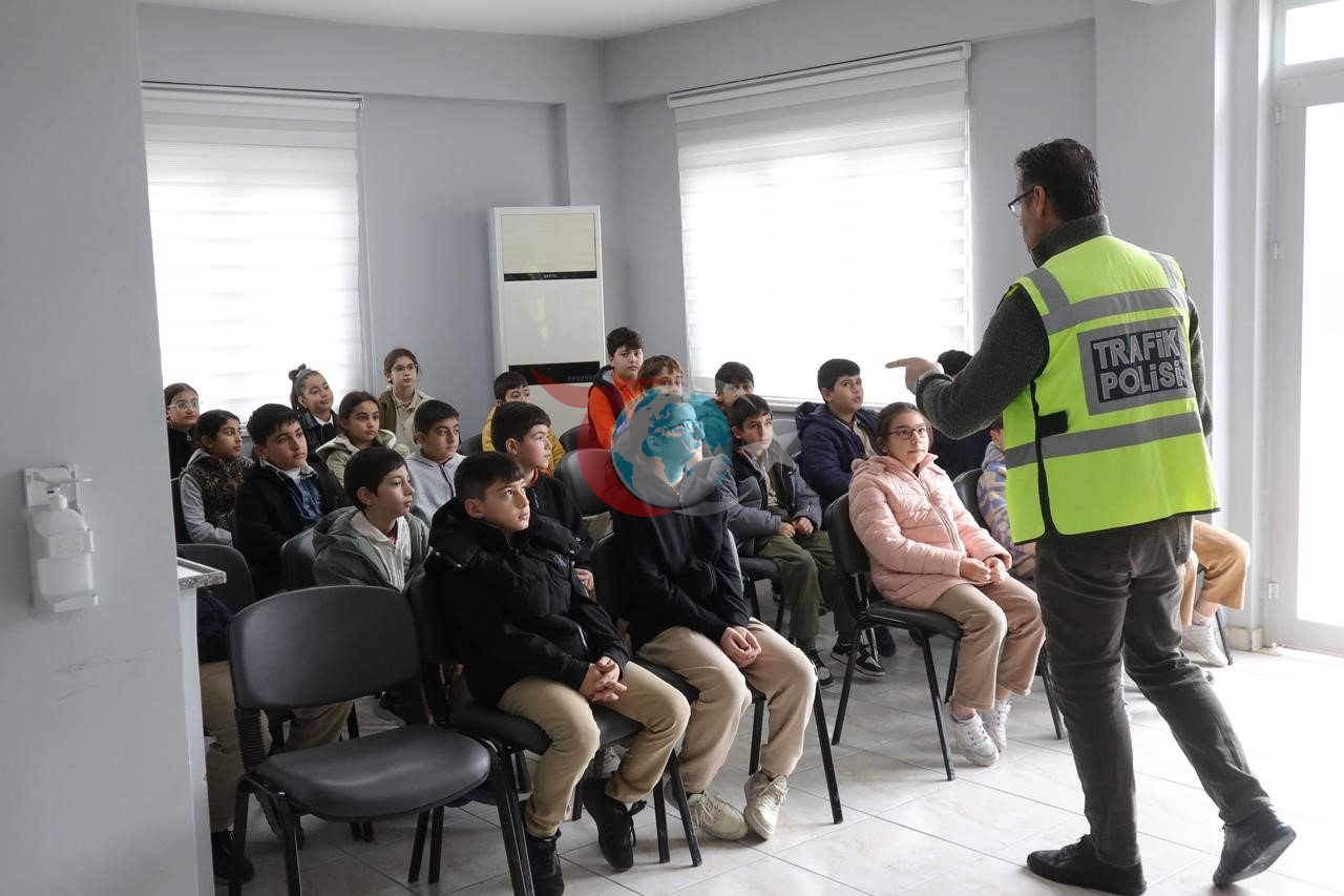 Darıca’da öğrenciler trafik kurallarını uygulamalı öğreniyor
