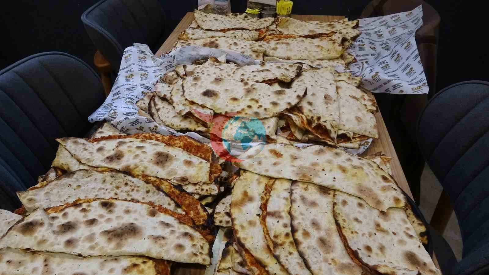 Pendik’te Coşkulu Karşılama: 20 Bin Lokma ve 1000 Lahmacun Dağıtıldı