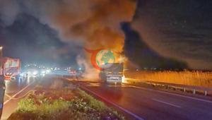 Bursada buğday yüklü TIR alev alev yandı