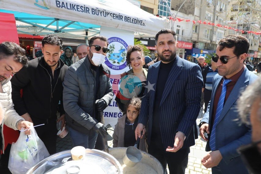 Başkanı Mehmet Ertaş Vanlıların kurtuluş coşkusuna ortak oldu
