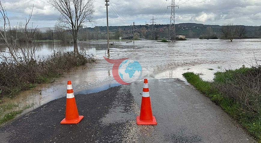 Şiddetli Yağış Çan ve Biga'yı Vurdu! Tarım Arazileri Suya Gömüldü