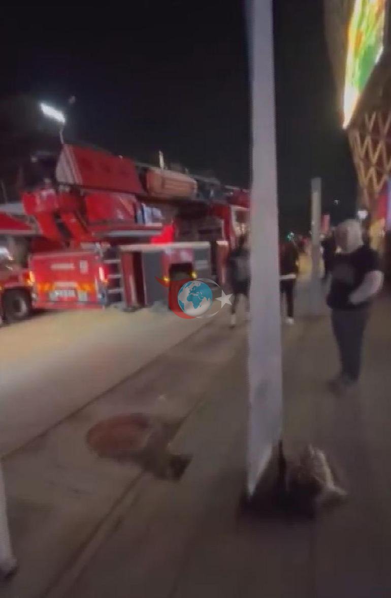 Kağıthane’de AVM’de yangın: Ekipler müdahale ediyor