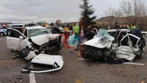 Nevşehirde feci kaza Baba-oğul öldü; 7 yaralı