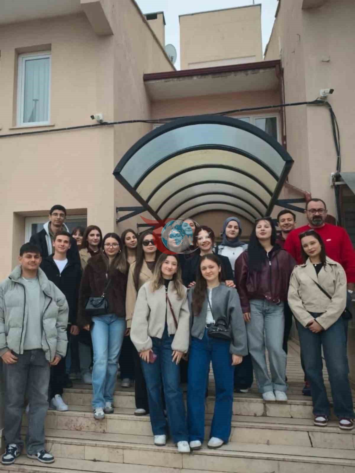 Bilecik&rsquo;te öğrencilerden huzurevine anlamlı buluşma