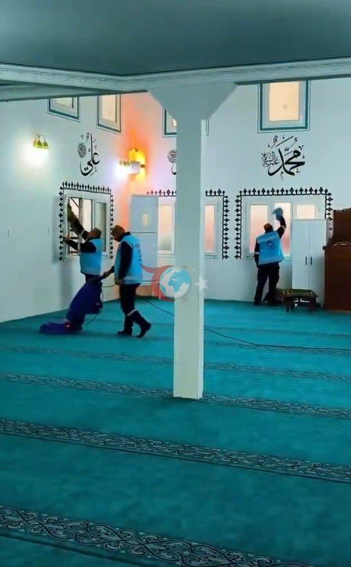 Antakya&rsquo;da ibadethane temizliği çalışmaları sürüyor