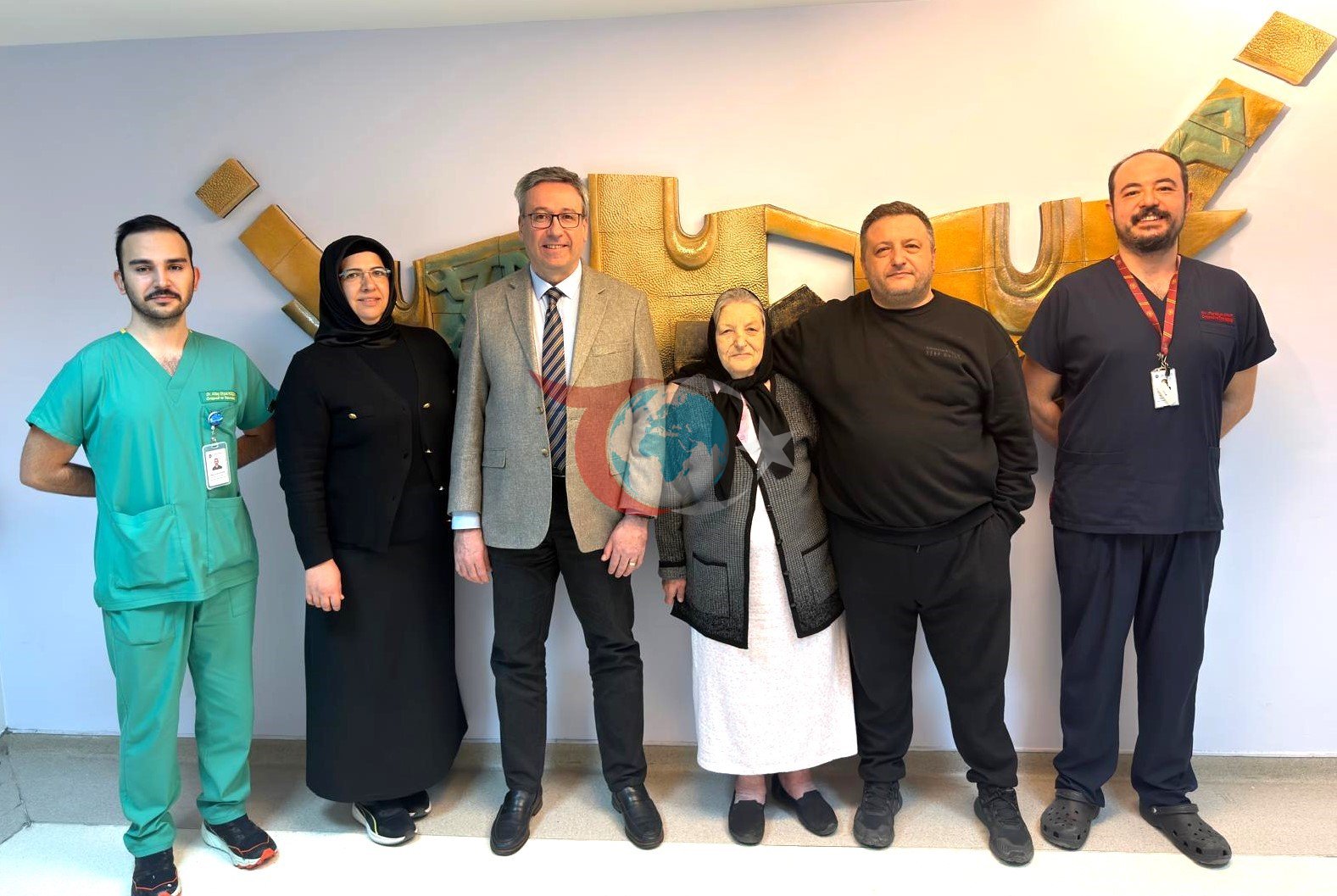 Vücudundan 3,7 kiloluk tümör çıkartılan hasta sağlığına kavuştu