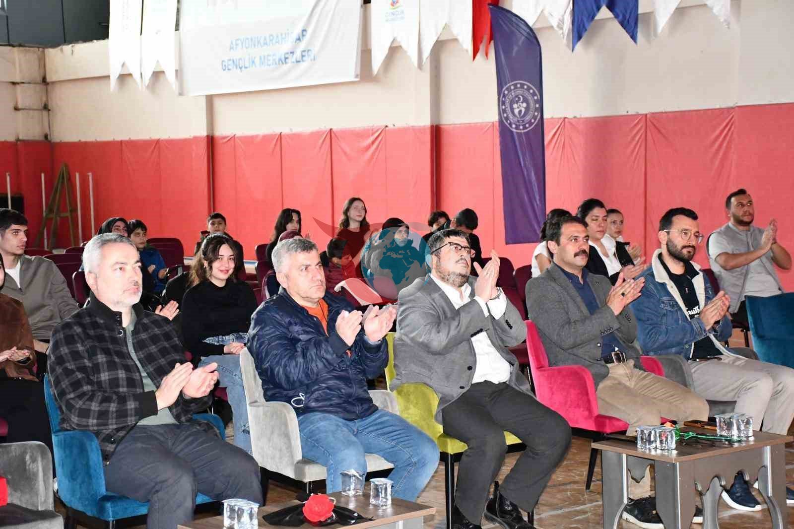 Gençlik Merkezlerinde şiir, ilahi ve anma etkinlikleri