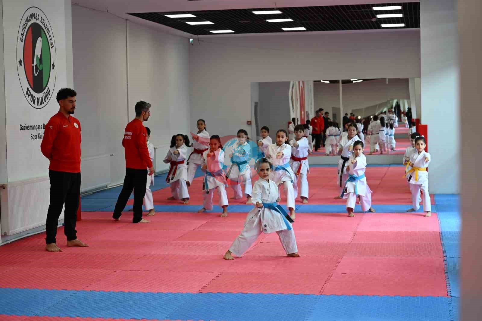 Gaziosmanpaşalı karateciler başarılarını uluslararası arenaya taşıyor