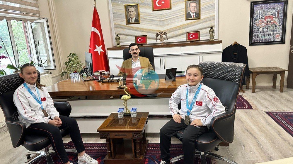 Manyas&rsquo;tan karate şampiyonasında çifte derece