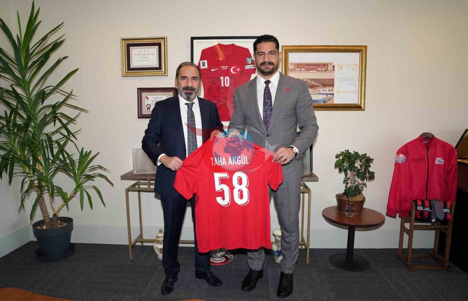Taha Akgül’den, TFF Başkan Vekili Mecnun Otyakmaz’a ziyaret