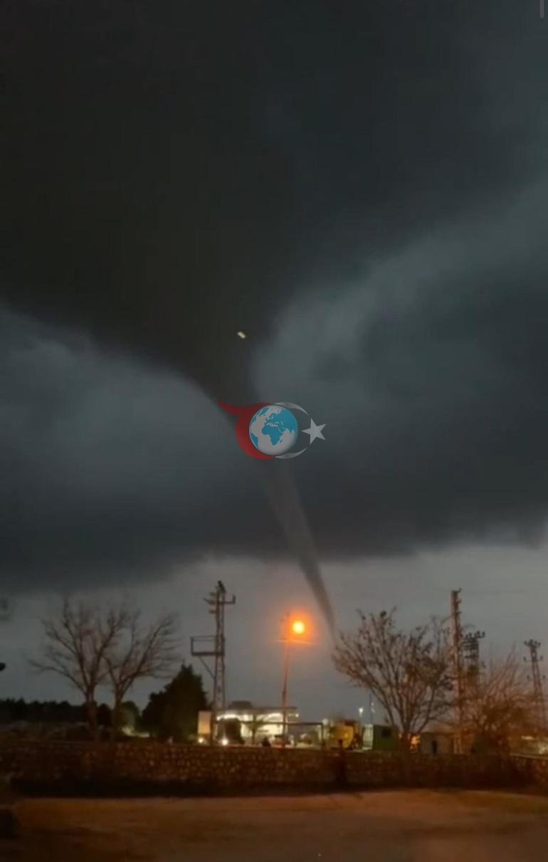 Mardinde sağanak öncesi çıkan hortum korkutan görüntüler oluşturdu