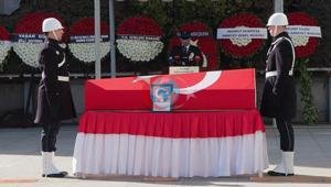 Şehit polis Mustafa Aydın için İstanbul Emniyet Müdürlüğünde tören
