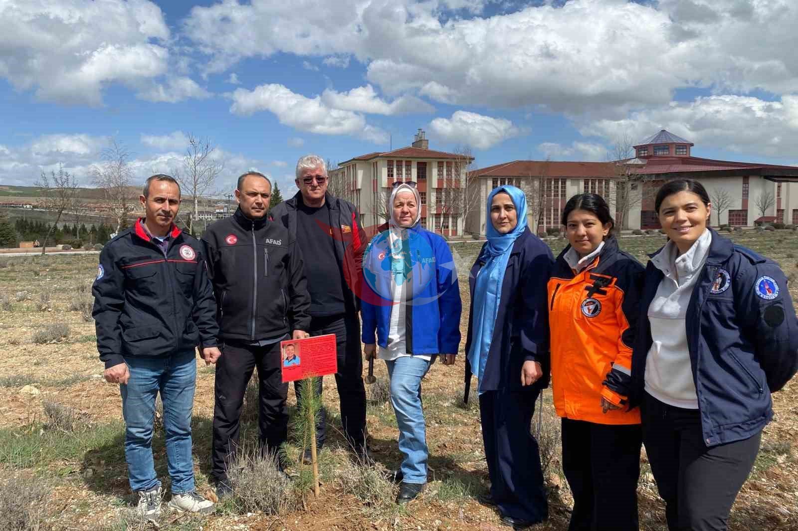 Kütahya’da şehit itfaiye eri anısına fidan dikildi