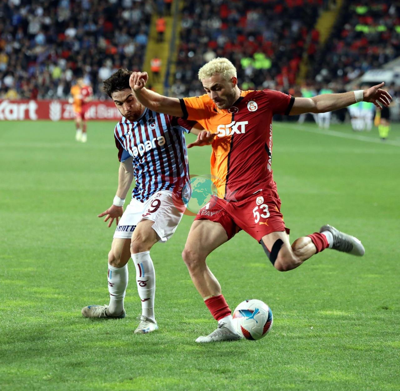 Galatasaray - Trabzonspor karşılaşmasından bir kare