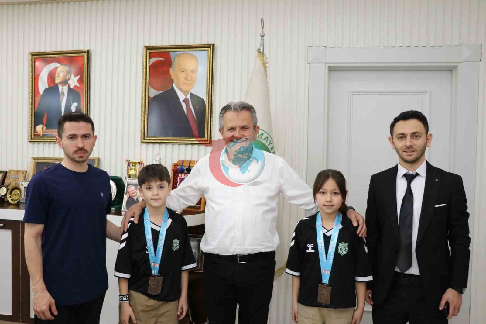 Başkan Koloğlu, başarılı karatecileri ağırladı