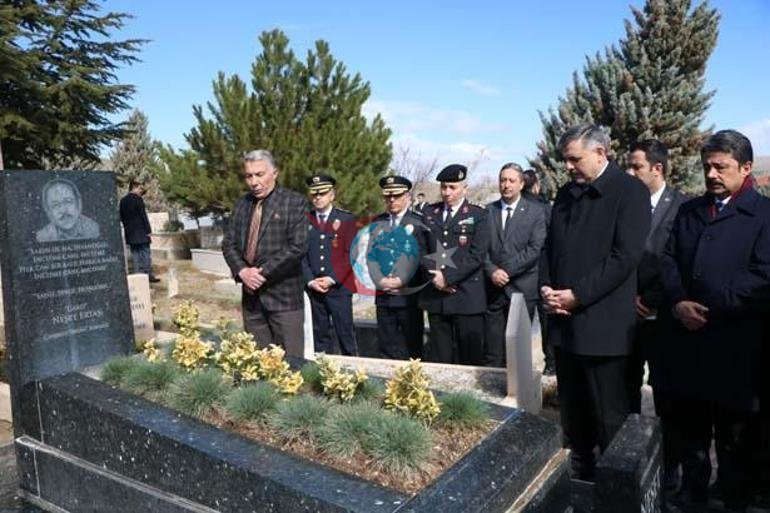 İçişleri Bakanı Çiftçiden Neşet Ertaşın kabrini ziyaret