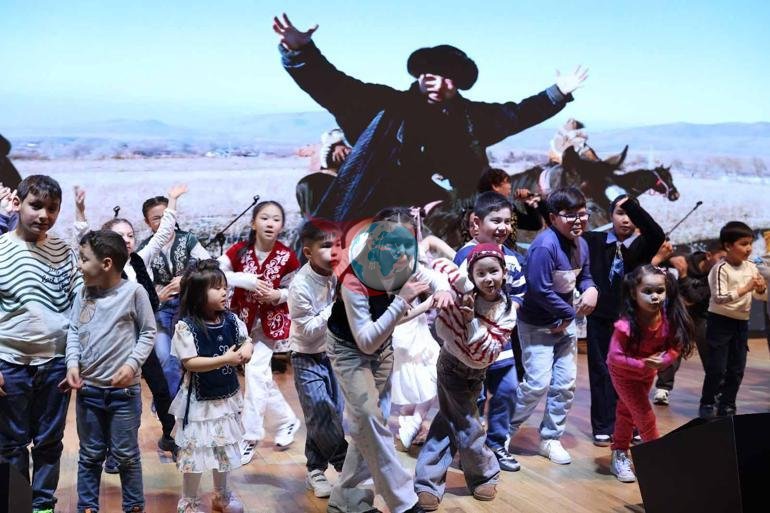 Kazak müzik grubu Alatau Serileri, yeni albümünün lansmanını Bağcılarda yaptı