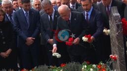 MHP lideri Bahçeli'den Türkeş'in kabrine ziyaret etti