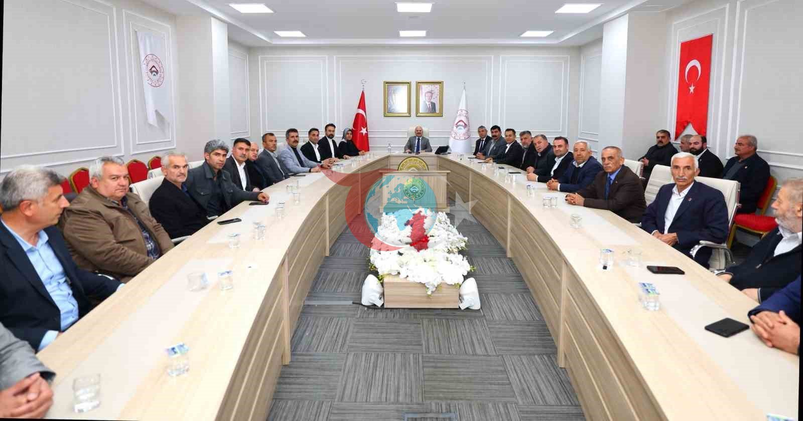 Vali Osman Varol, Muhtarlarla Buluşarak Sorunları Dinledi