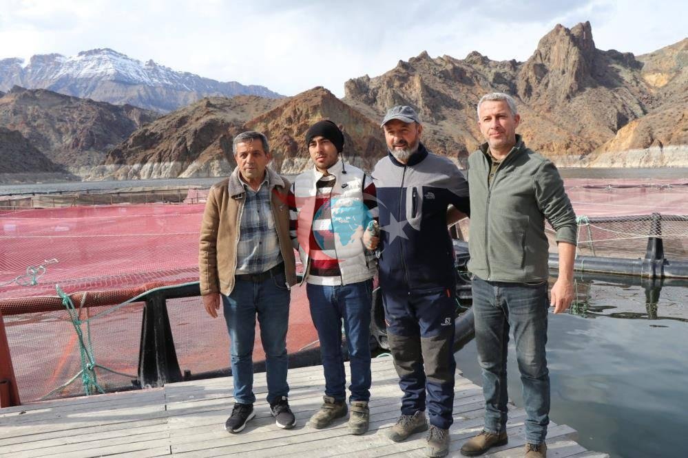 Denizi olmayan şehirden Japon sofralarına: 300 tona yakın balık üretiyorlar