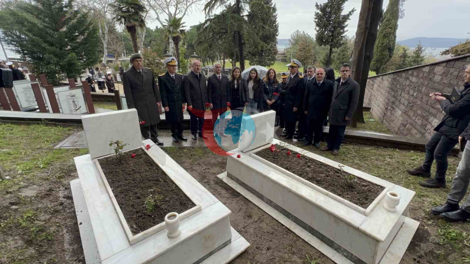 &rsquo;TCG Dumlupınar&rsquo; denizaltısında şehit olan 81 denizci için anma töreni düzenlendi