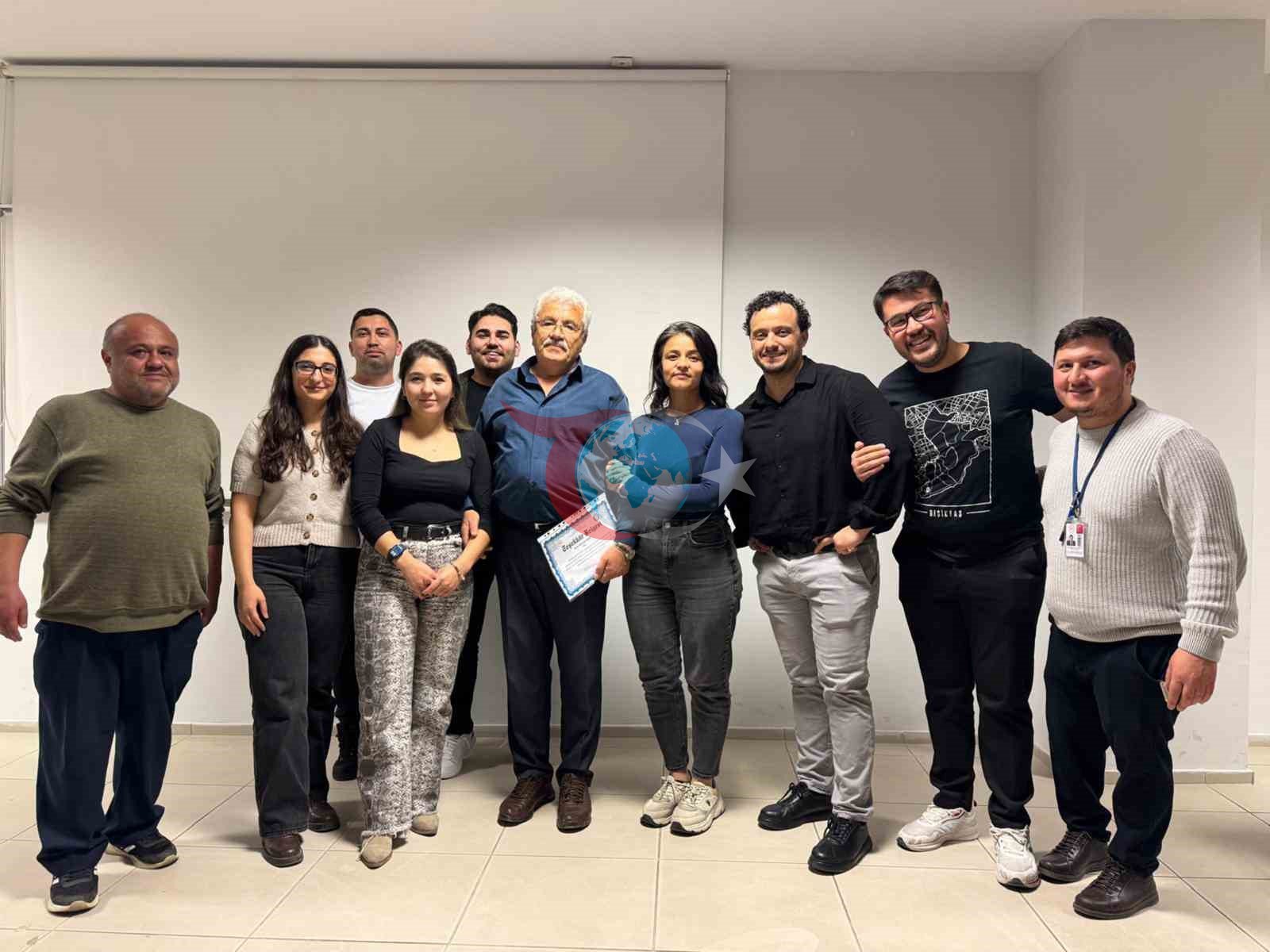 Hastanenin 40 yıllık emektarı için veda töreni