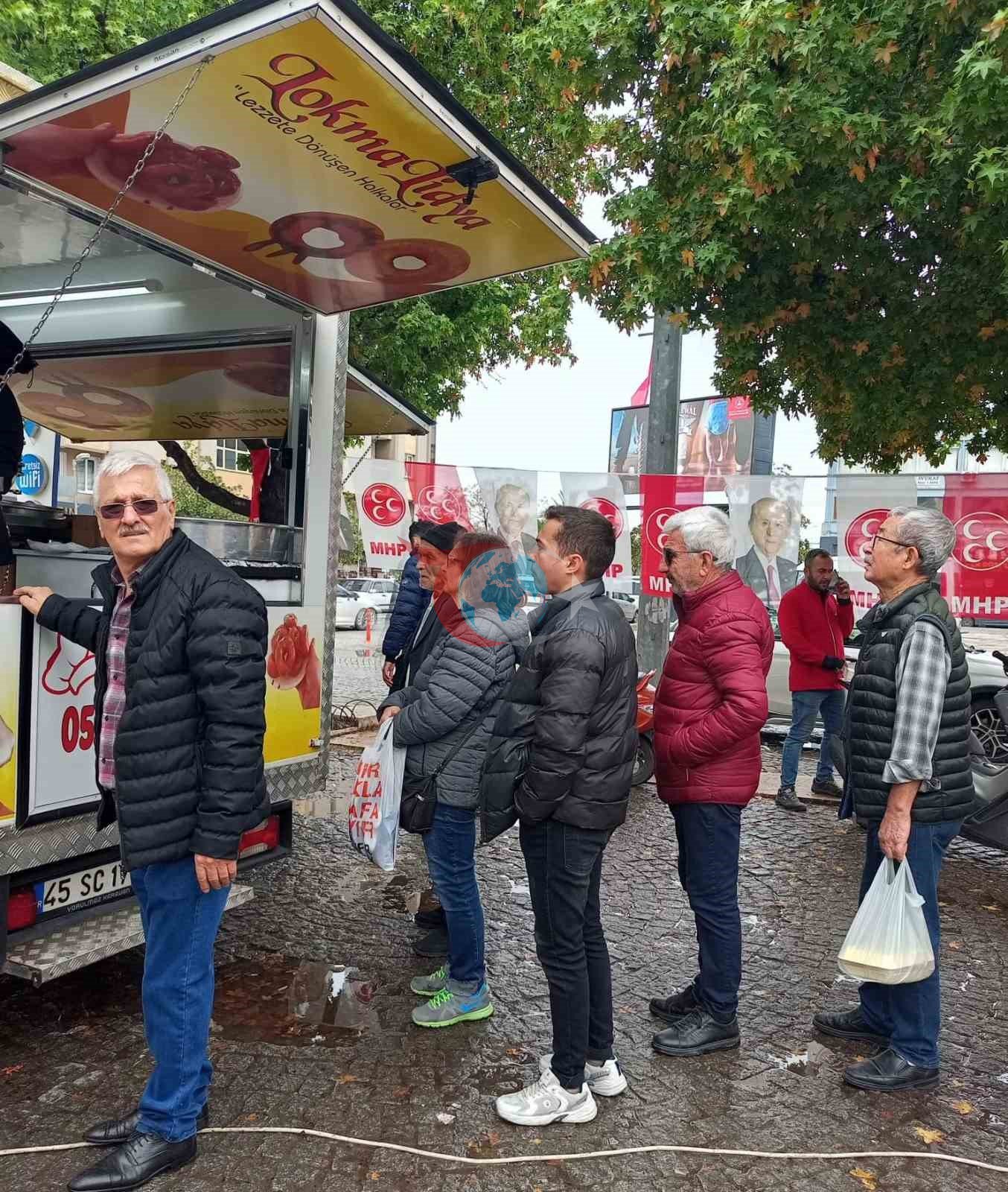 Alparslan Türkeş Salihli’de dualarla anıldı