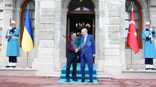 Erdoğan ve Zelenskiy ile İstanbul'da bir araya geldi - Resim: 0