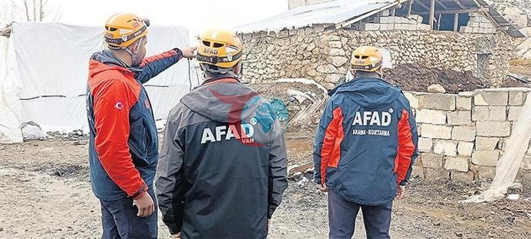 Vanda deprem paniği Çevre illerde hissedildi