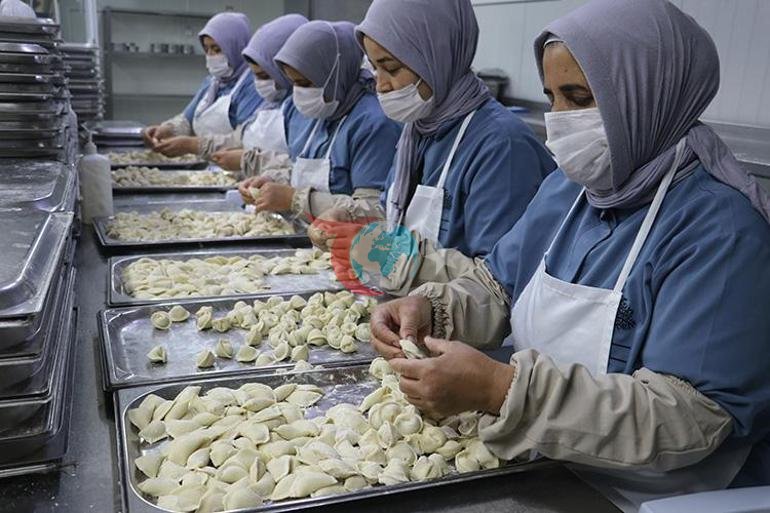 Tatilde tattığı mantıdan yola çıktı Kendi imalathanesini kurdu