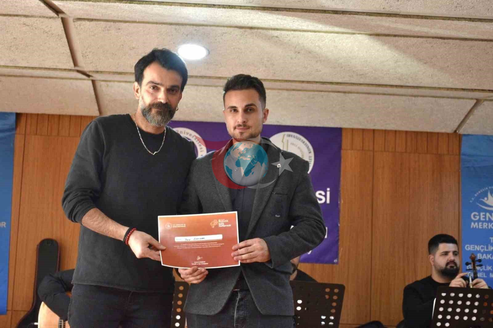 Popüler müziğin şampiyonu Tüter