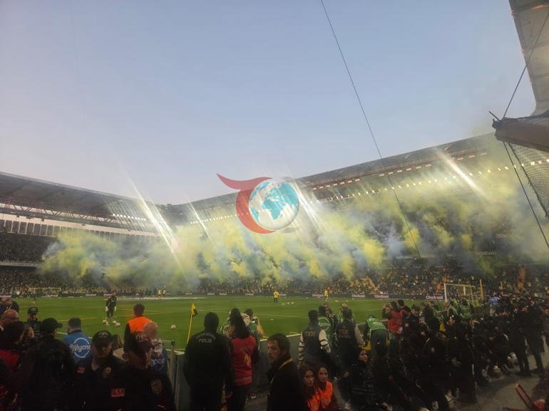 Fenerbahçe - Beşiktaş maçında ilk düdük çaldı