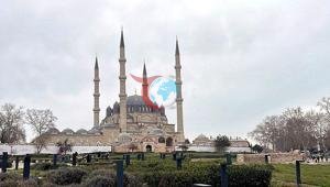 Selimiyede 4 yıl aranın ardından ilk bayram namazı Vatandaş akın etti