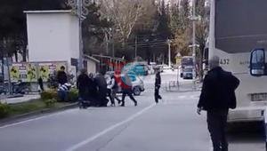 Park yeri kavgası ortalığı karıştırdı Tekme tokat birbirlerine girdiler