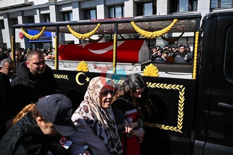 İstanbulda trafik kazasında şehit olan polis Seçkin Yalçın son yolculuğuna uğurlandı