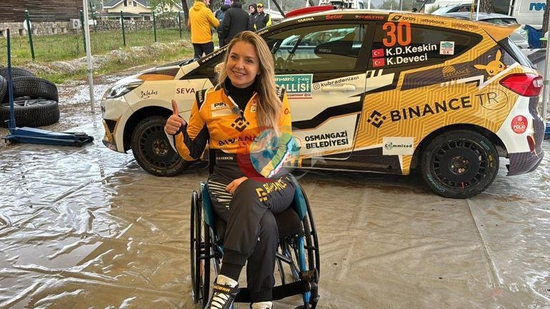 Türkiyenin ilk engelli kadın ralli pilotu Kübra Denizci Keskinden çifte derece