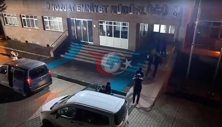 Yozgat’ta operasyon: Yolcu otobüsünün bagajında 53 kaçak göçmen yakalandı